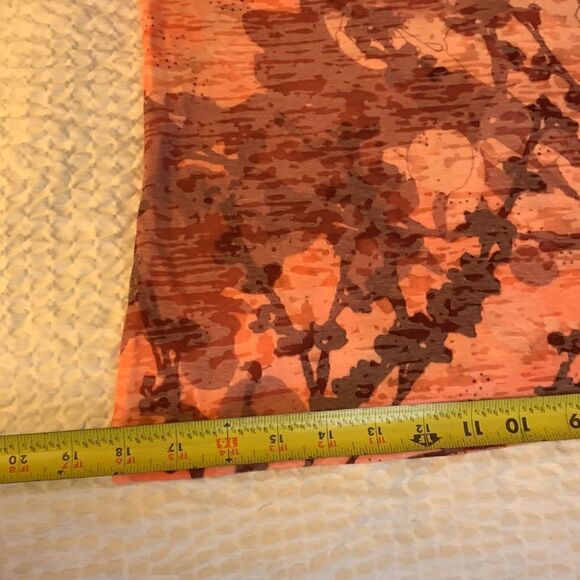 THE NORTH FACE, V neck, floral T shirt, new condition - Picture 7 of 11